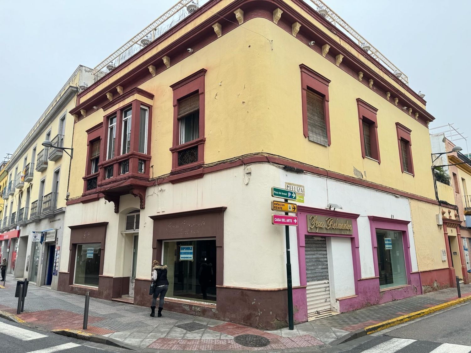 Vista exterior de Àtic en venda en Dos Hermanas amb Aire condicionat, Terrassa i Traster
