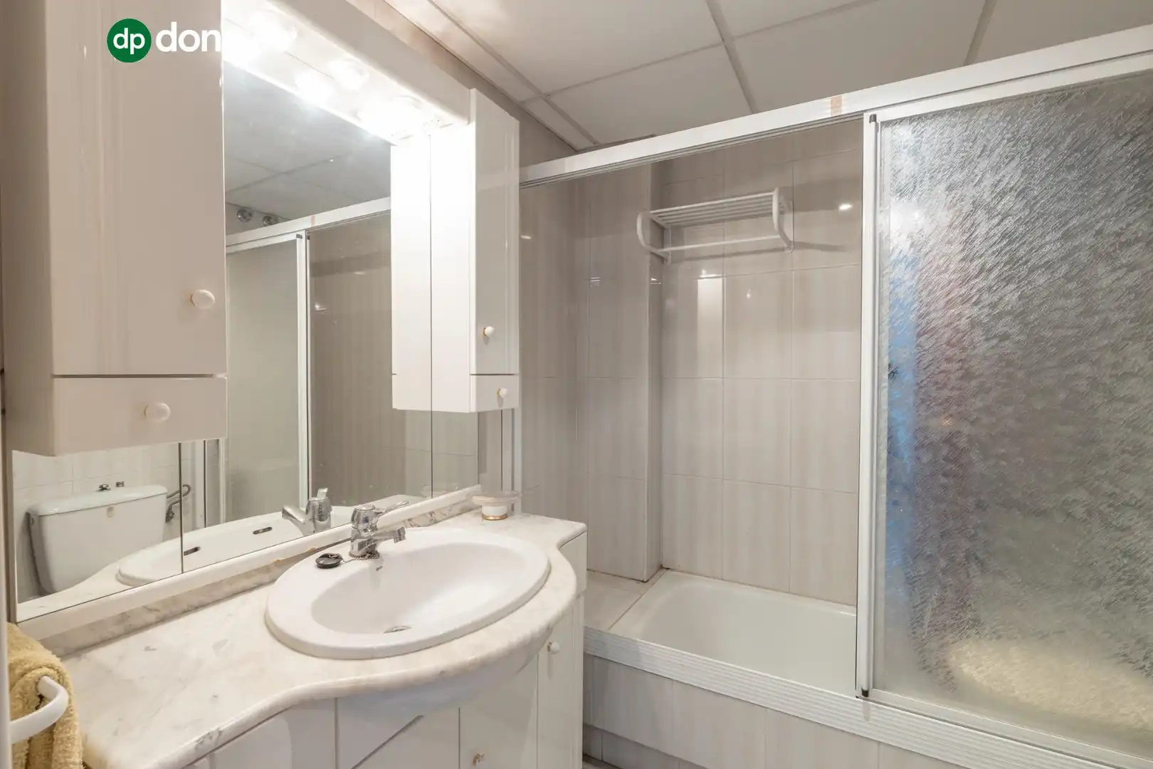 Badezimmer von Einfamilien-Reihenhaus zum Verkauf in Granada mit Heizung, Terrasse und Abstellraum