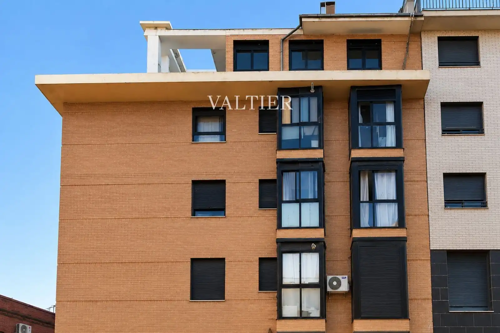 Vista exterior de Dúplex en venta en Madrid con Aire acondicionado, Calefacción y Terraza