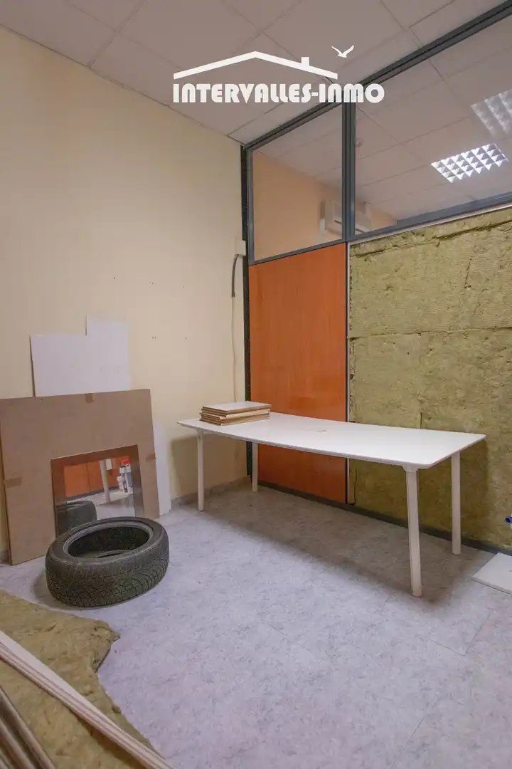 Oficina en venda a Caldes de Montbui