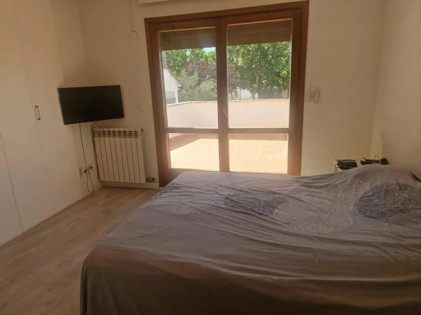 Dormitori de Casa adosada en venda en Zaragoza amb Terrassa i Piscina