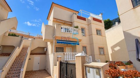 Apartamento totalmente reformado de 23 dormitorios y 2 baños en la última planta Buena Vista con solárium privado, Ciudad Quesada!