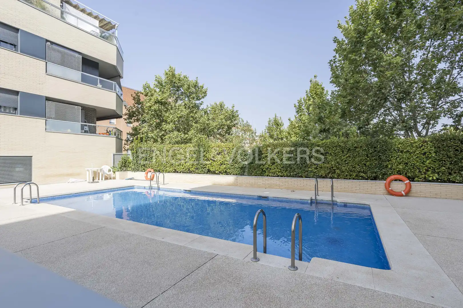 Schwimmbecken von Dachboden zur Miete in Madrid mit Klimaanlage, Heizung und Terrasse