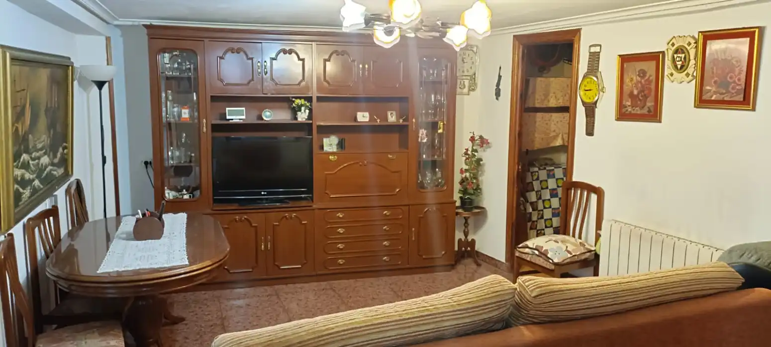 Sala d'estar de Casa o xalet en venda en Viguera amb Calefacció, Terrassa i Balcó