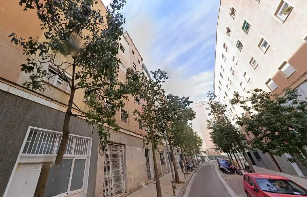 Piso en venta en Carrer CADI 10, imagen 3