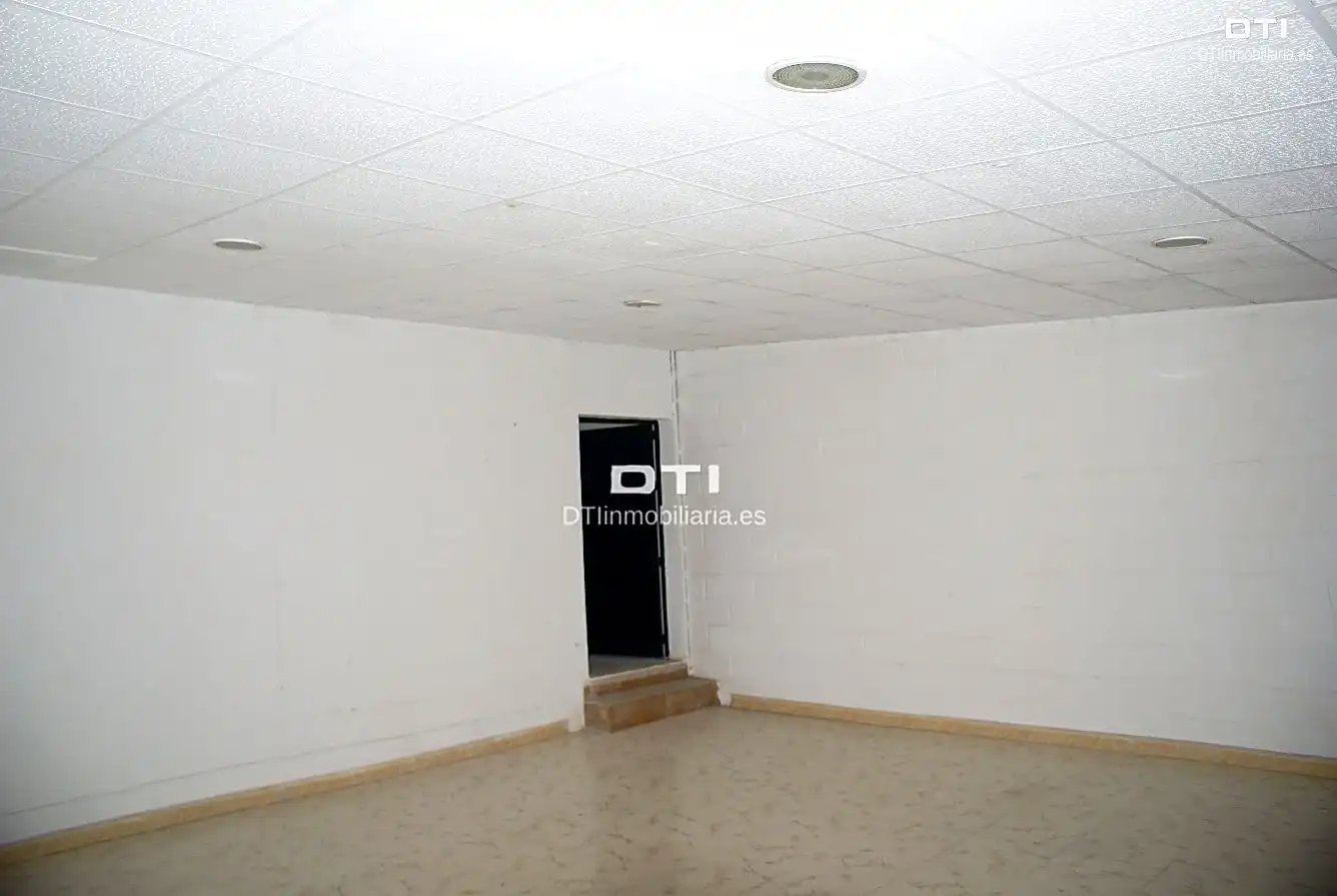 Nave industrial en venta en Huelva