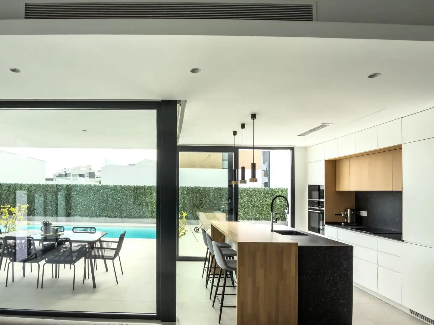 Chalet con piscina en venta en Carrer de Xile, imagen 5