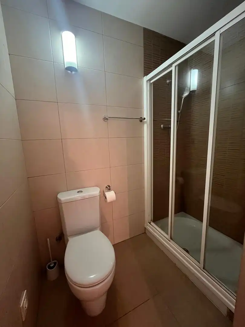 Bathroom of Apartments for rent in Terrassa  with Air Conditioner and Heating