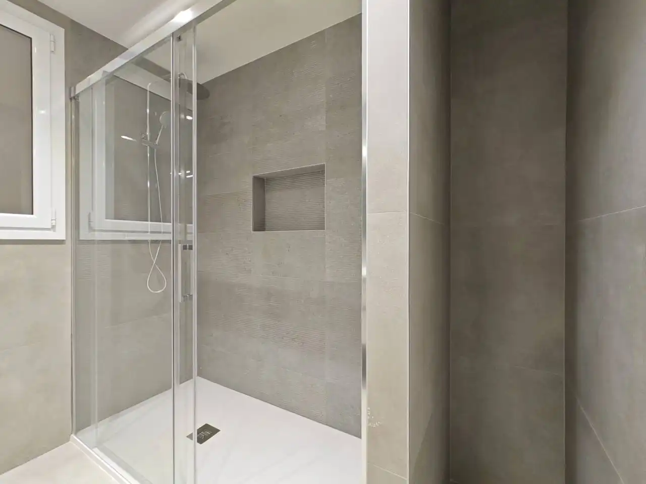 Baño de Piso de alquiler en Manresa con Aire acondicionado, Calefacción y Terraza