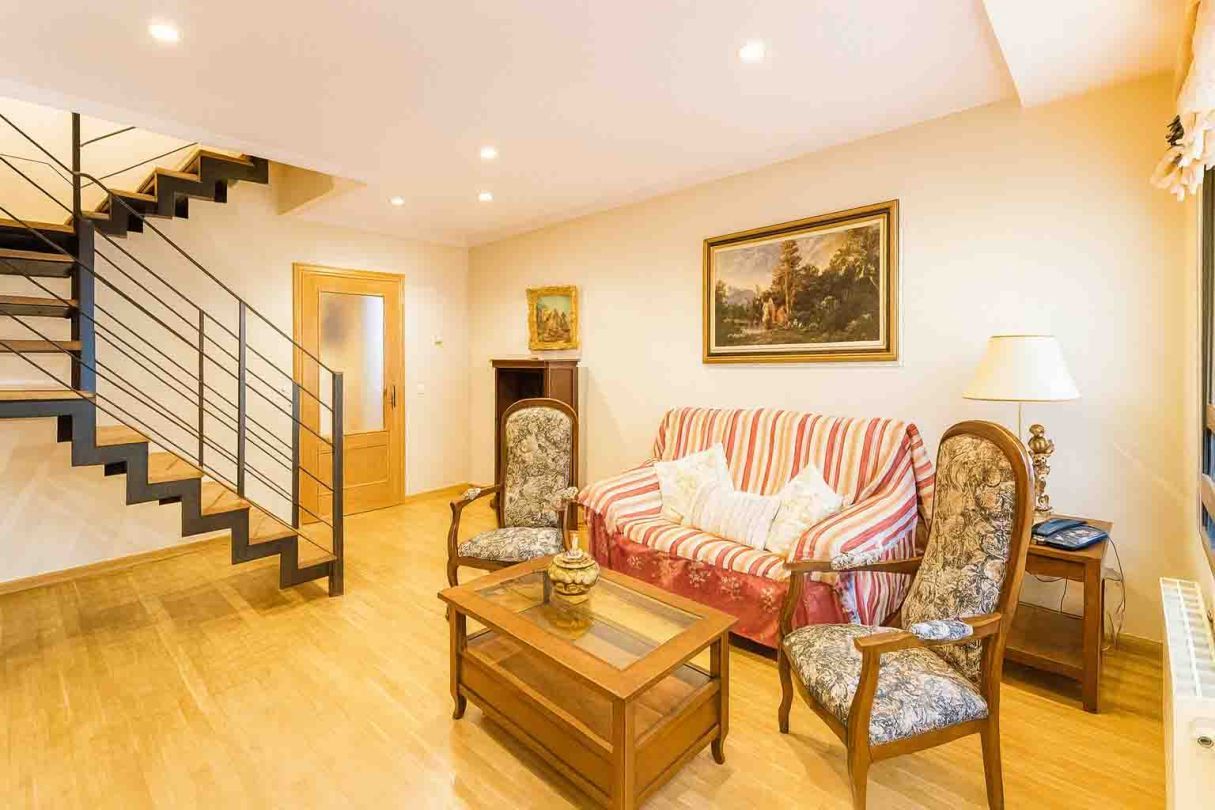 Sala d'estar de Dúplex de lloguer en  Toledo Capital amb Aire condicionat, Calefacció i Piscina