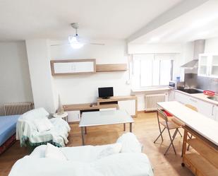 Study to rent in Calle Emperatriz Eugenia, Camino de Ronda