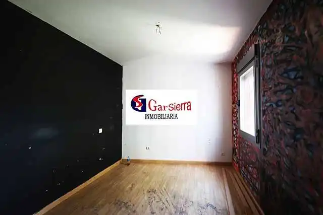 Habitación de Piso en venta en Valdemorillo con Calefacción