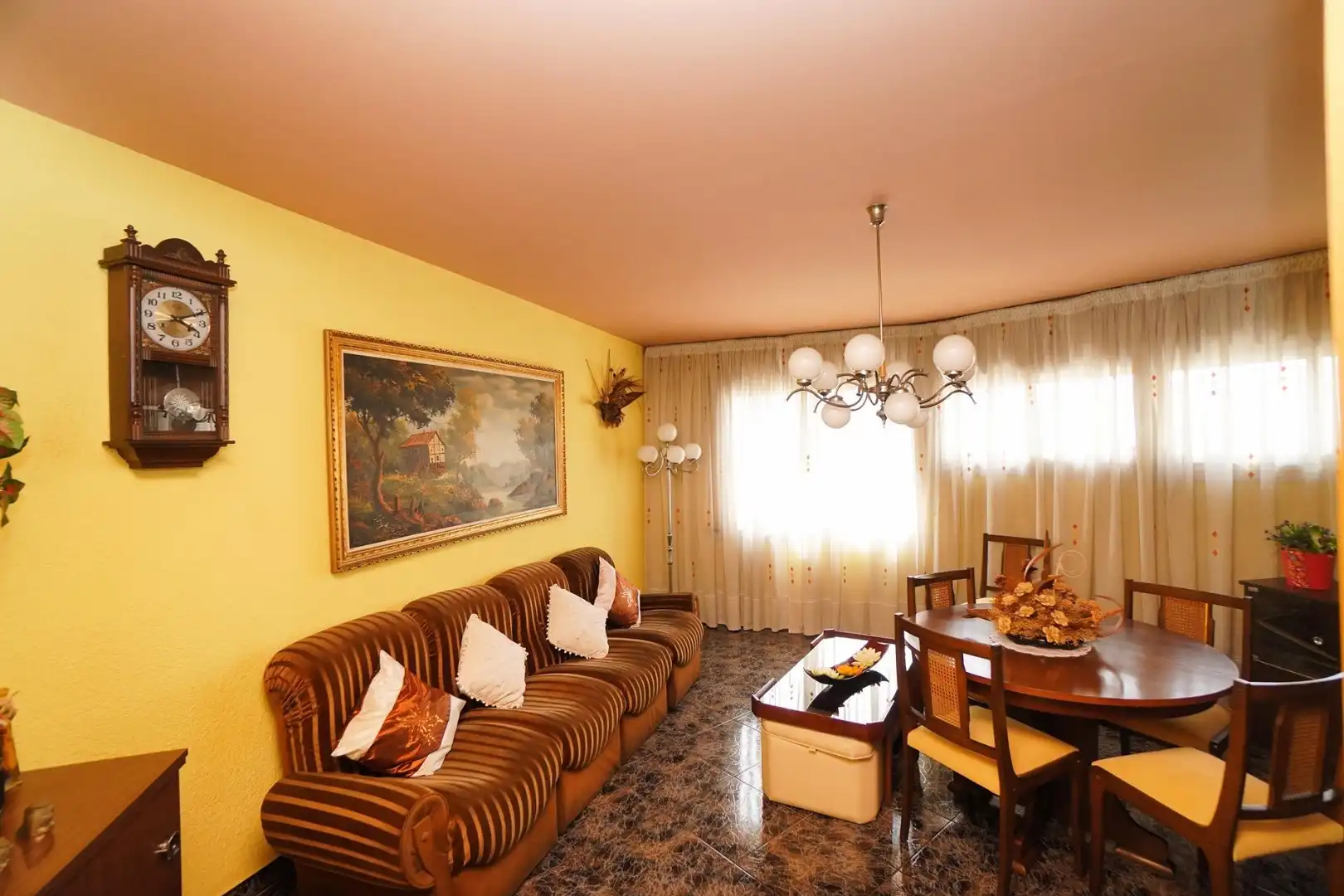 Sala de estar de Piso en venta en Terrassa con Amueblado y Alarma