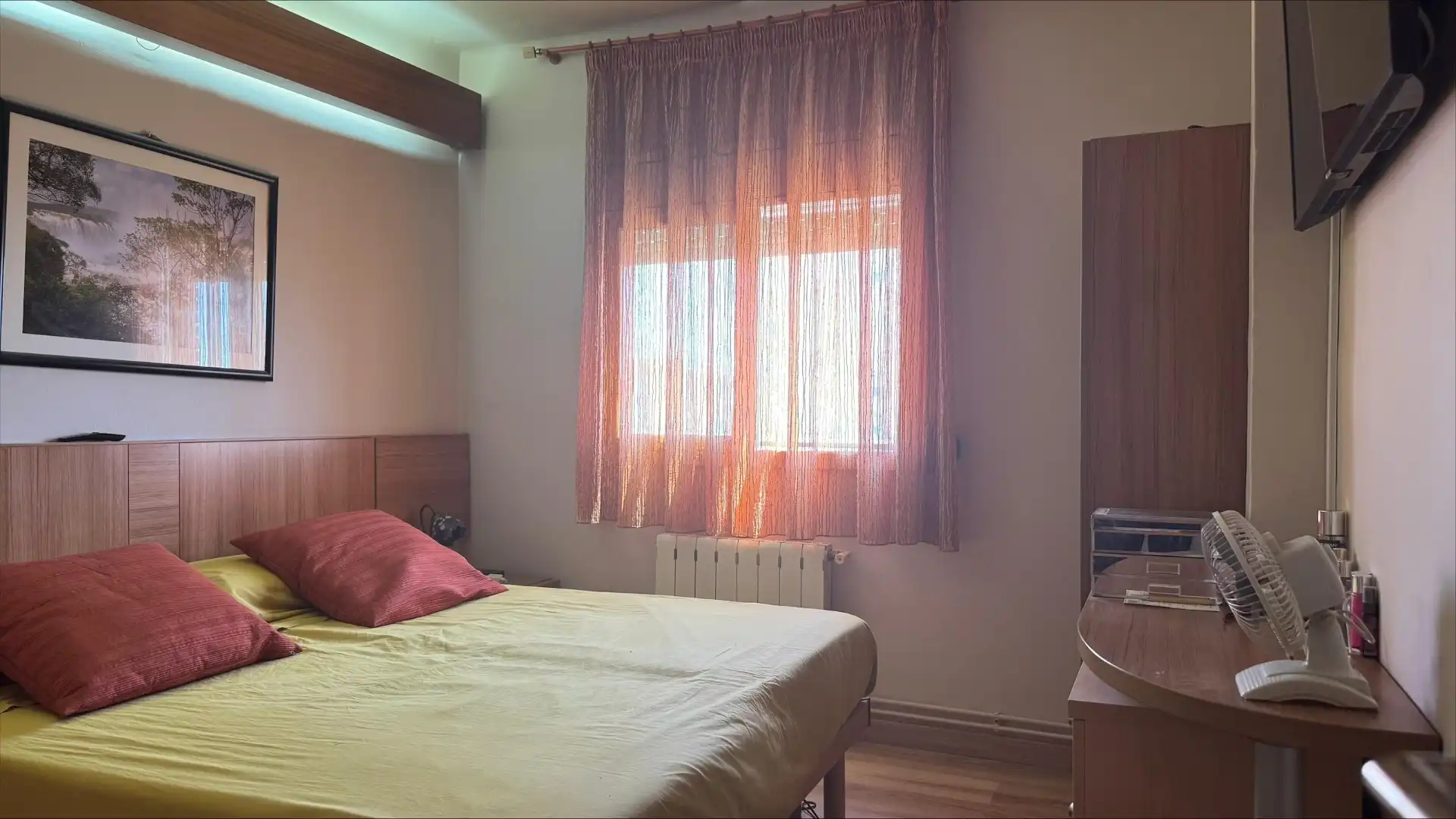 Schlafzimmer von Wohnung zum Verkauf in Cornellà de Llobregat mit Klimaanlage, Heizung und Parkett