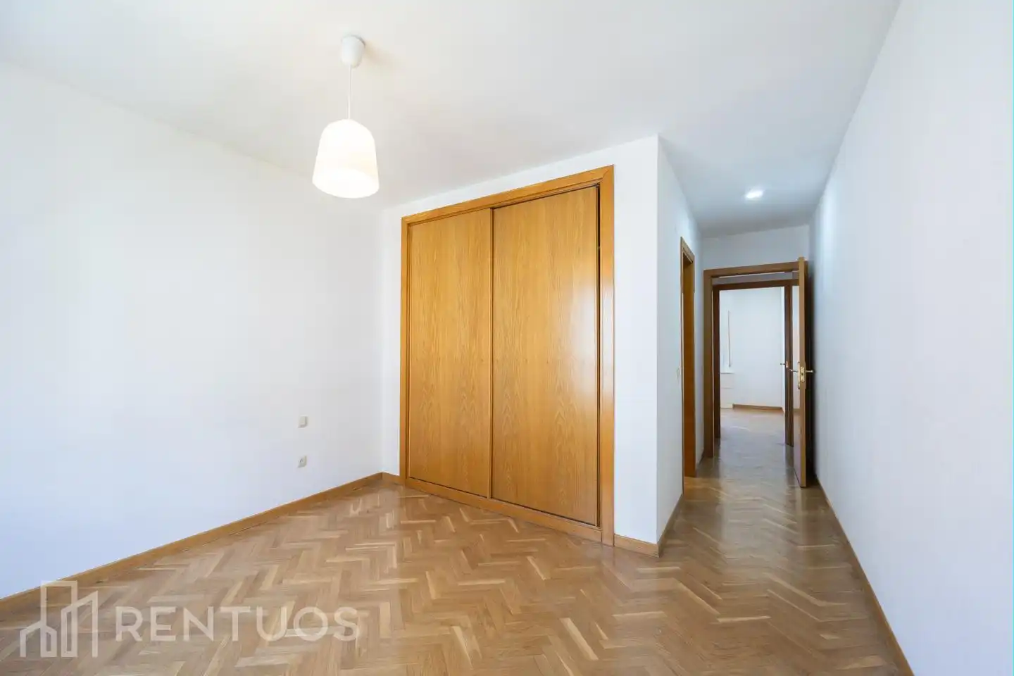 Bedroom of Flat for rent in Madrid  with Air Conditioner, Heating and Parquet flooring