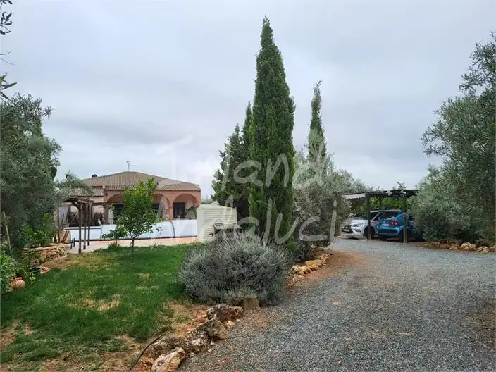Casa o chalet en venta en Casariche con Aire acondicionado, Trastero y Piscina