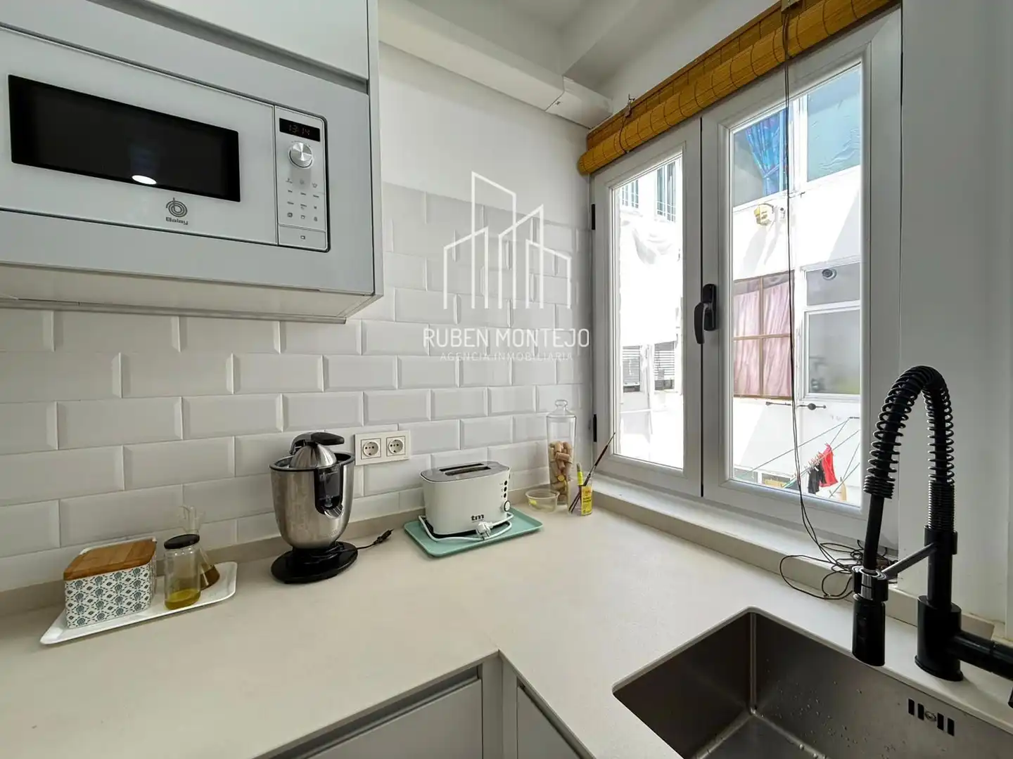Kitchen of Flat for rent in Salamanca  with Heating, Terrace and Furnished