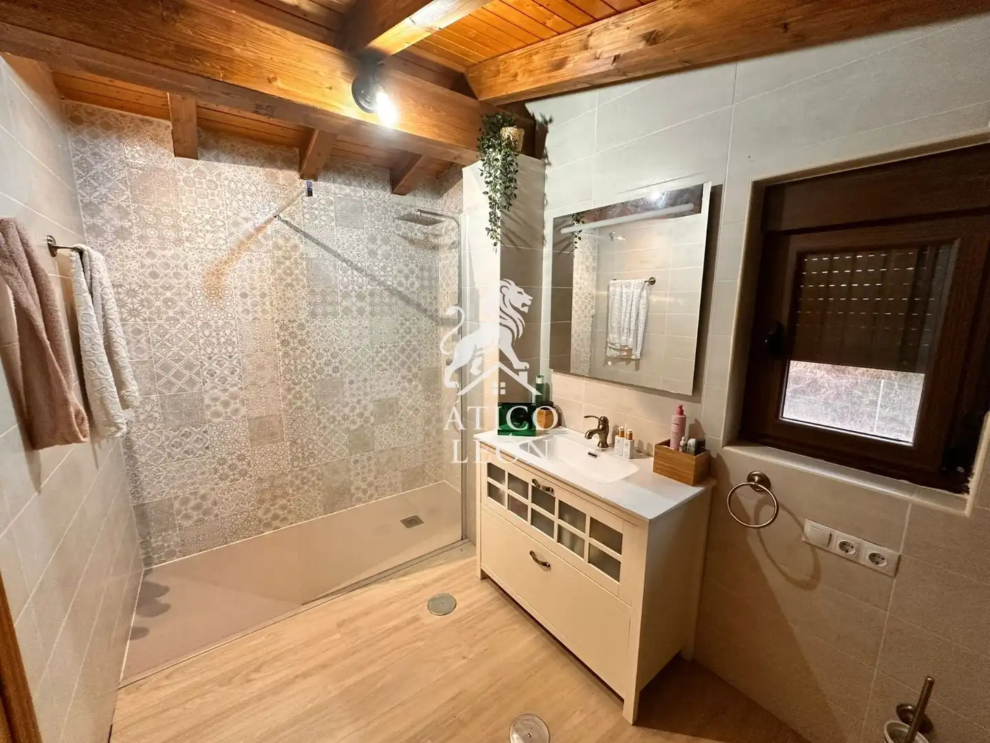 Baño de Casa o chalet en venta en Cuadros con Calefacción, Jardín privado y Trastero