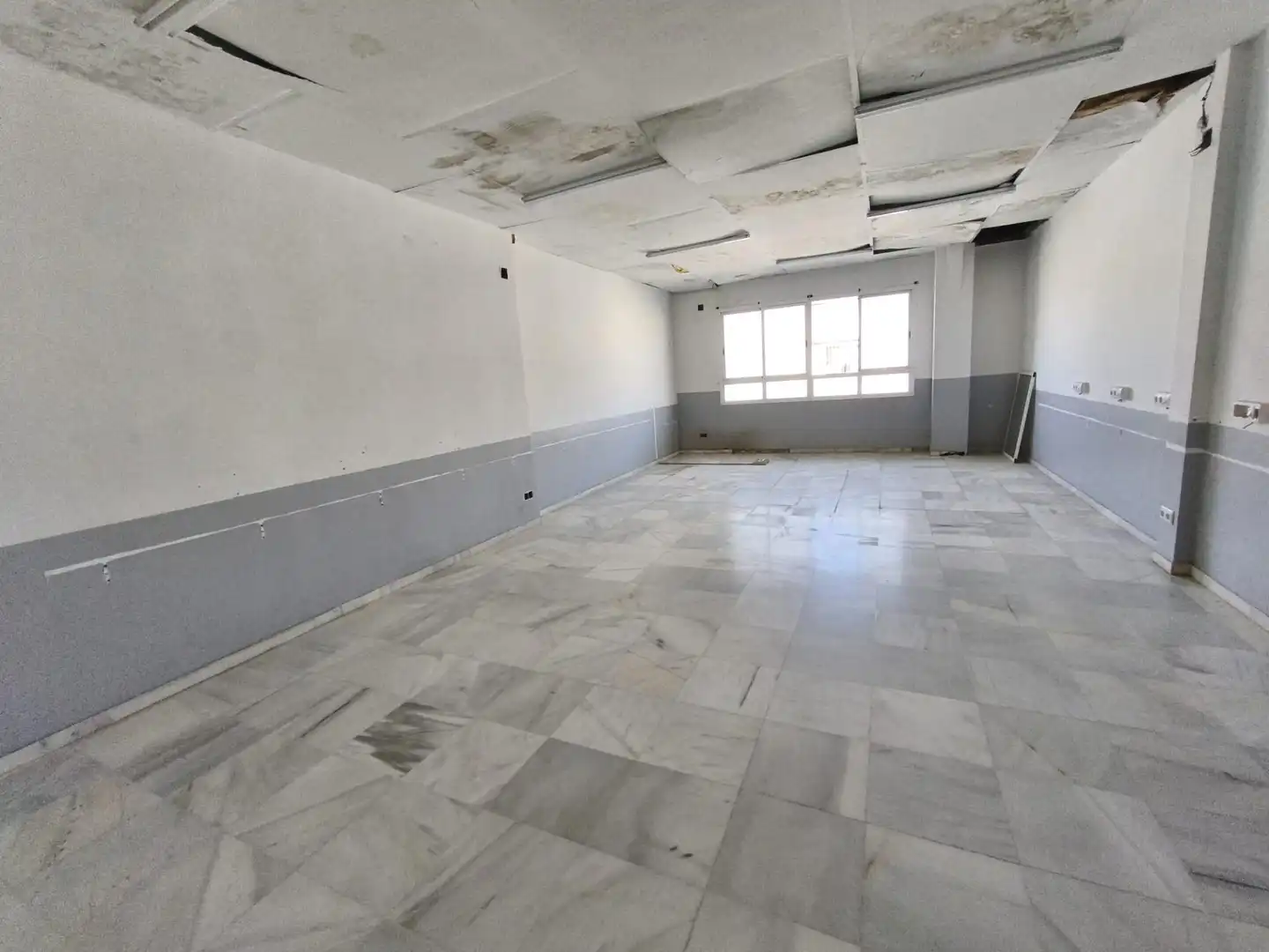 Industrial buildings for sale in Gines