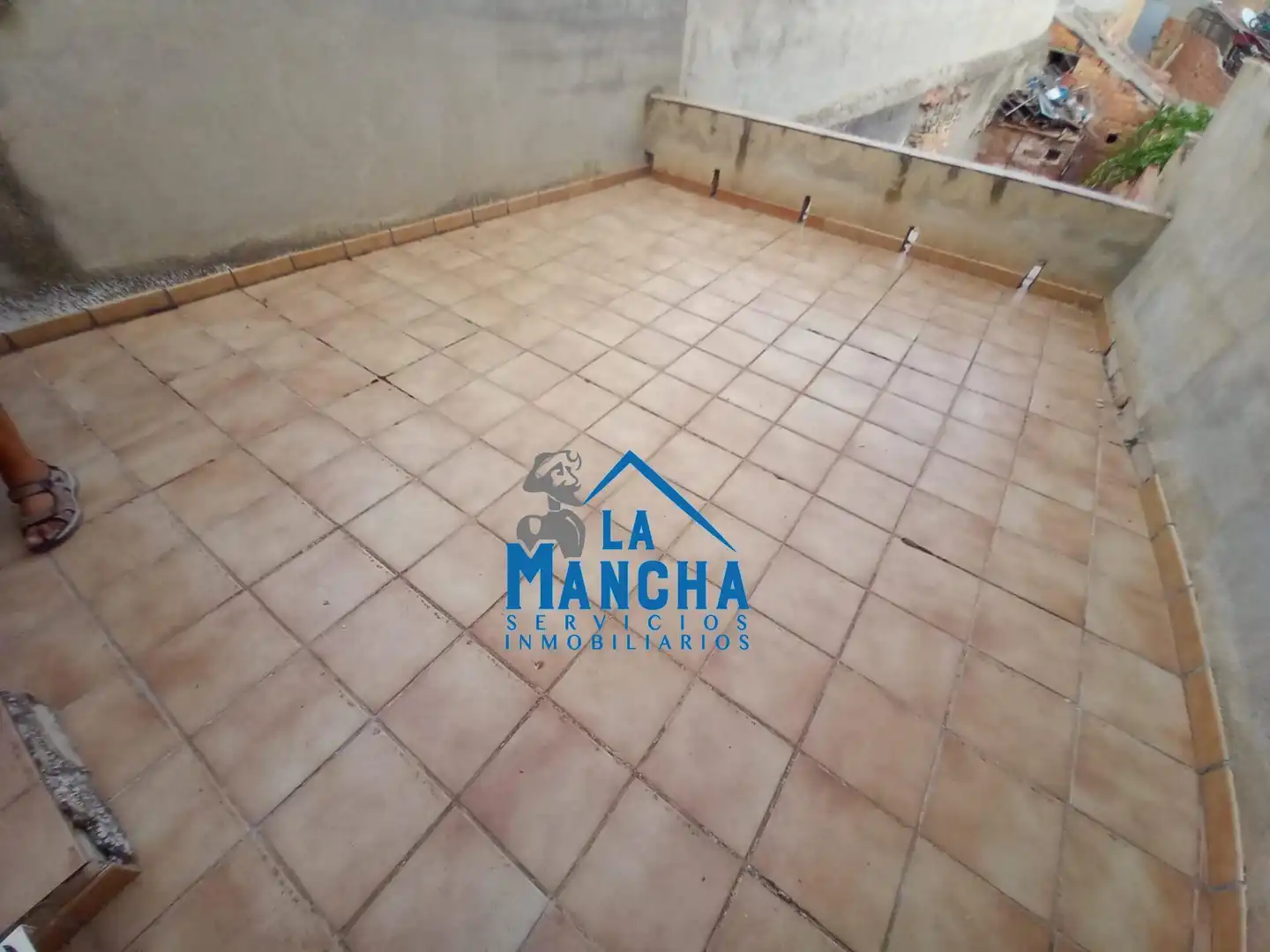Vista exterior de Finca rústica en venda en Casas de Juan Núñez amb Moblat i Balcó
