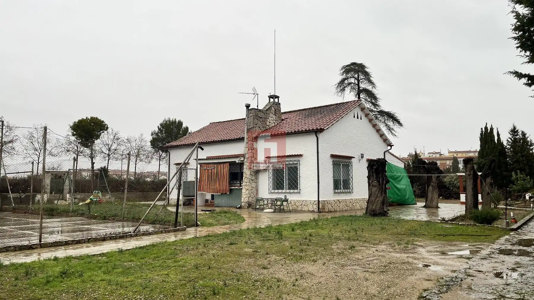Exterior view of Country homes for sale in Santa Margarida I Els Monjos  with Air Conditioner, Heating and Storage room