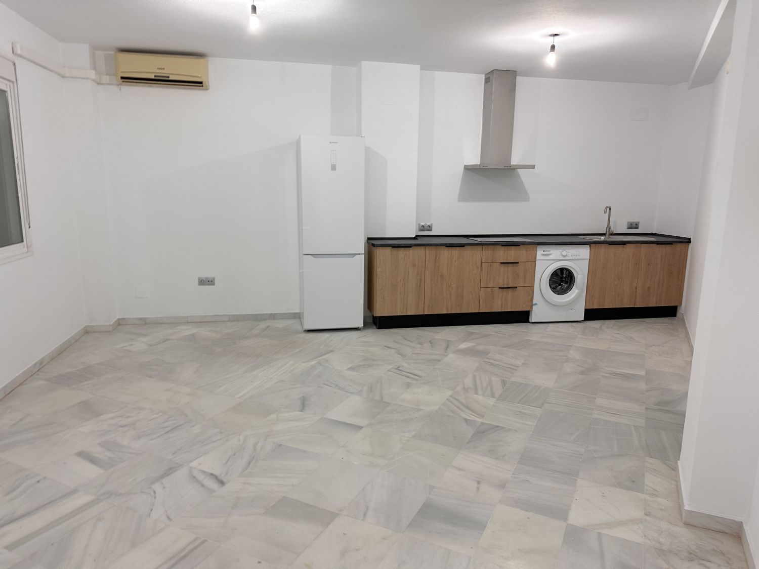 Oficina en venda en Dos Hermanas amb Aire condicionat i Calefacció