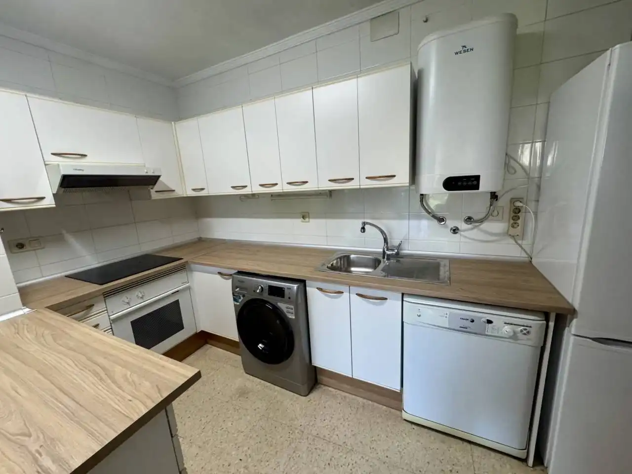 Cocina de Piso en venta en Cerdanyola del Vallès con Calefacción y Terraza
