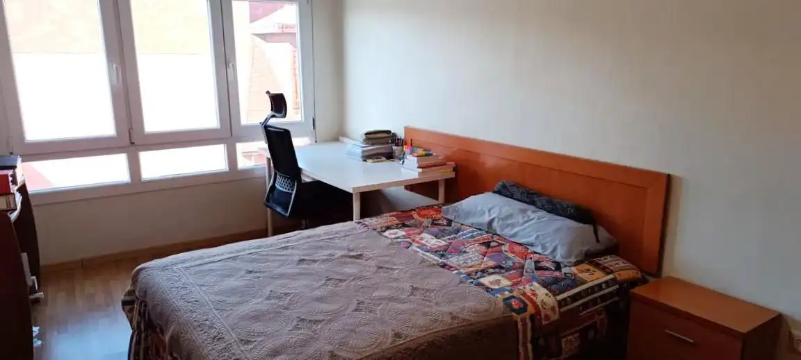 Bedroom of Flat for rent in Milán - Pumarín - Teatinos