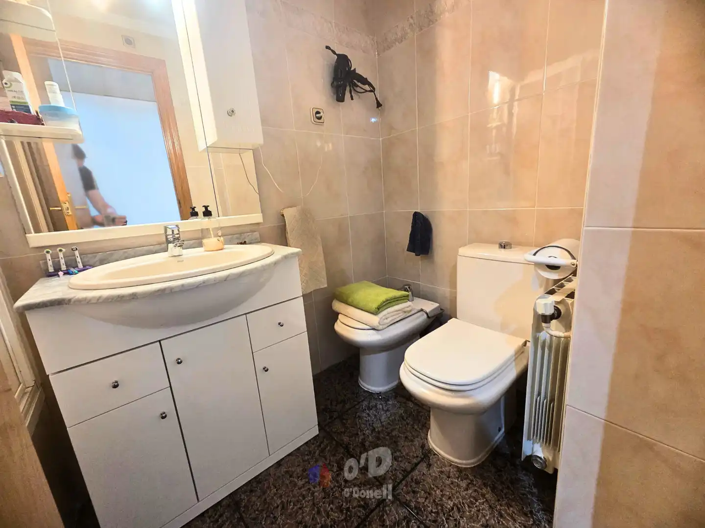 Bathroom of Flat for sale in Sant Boi de Llobregat  with Air Conditioner, Heating and Balcony
