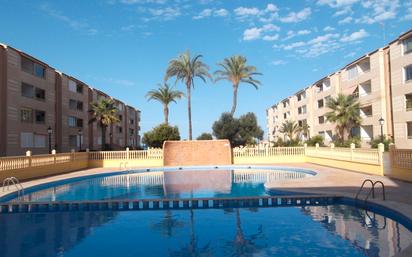 Piscina de Apartament en venda en La Manga del Mar Menor amb Aire condicionat, Calefacció i Jardí privat