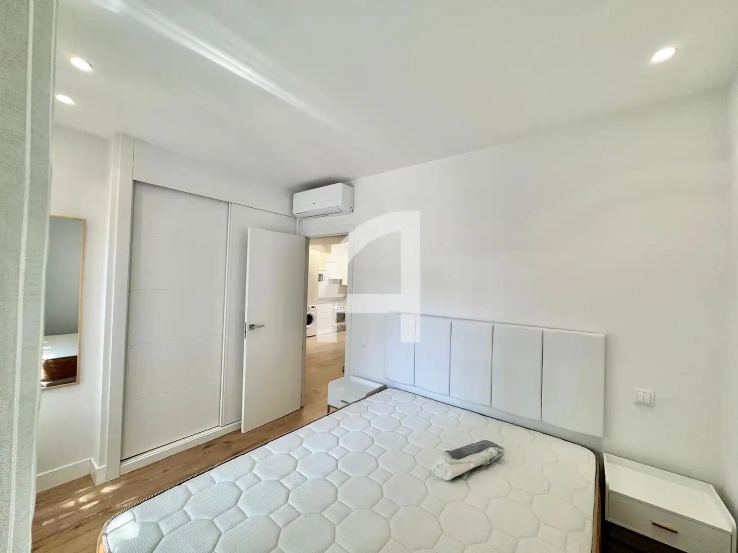 Bedroom of Flat for rent in Madrid  with Air Conditioner, Heating and Furnished