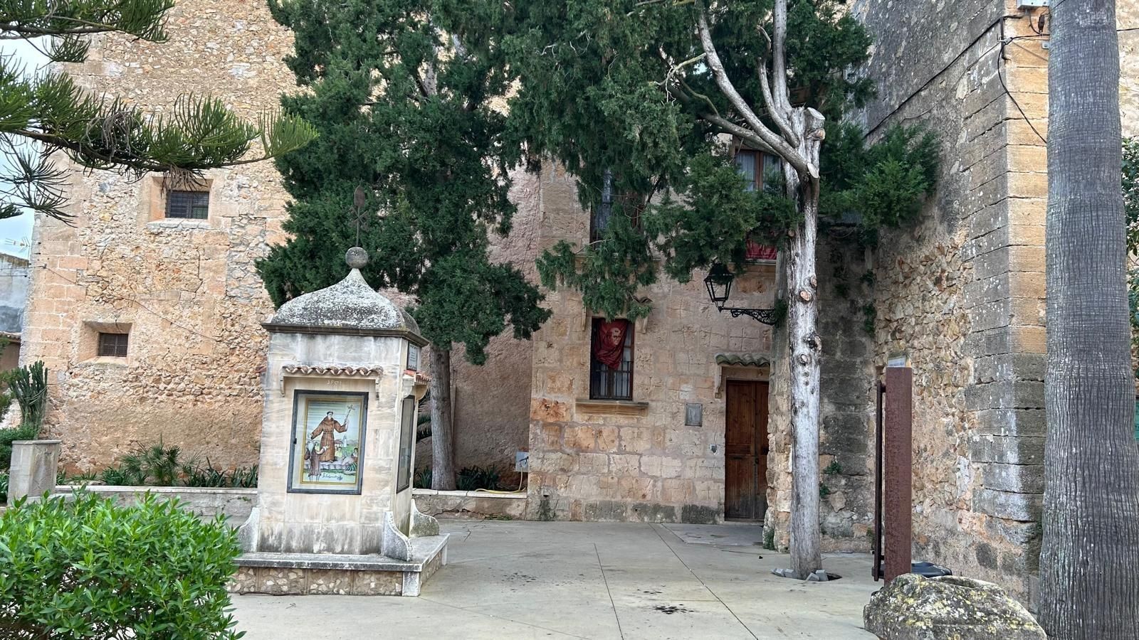 Vista exterior de Casa o xalet en venda en Petra amb Jardí privat