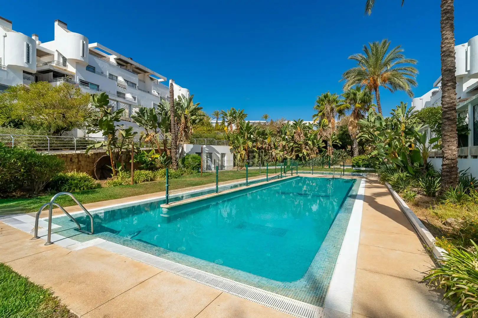 Piscina de Apartamento en venta en Mijas con Aire acondicionado, Jardín privado y Trastero