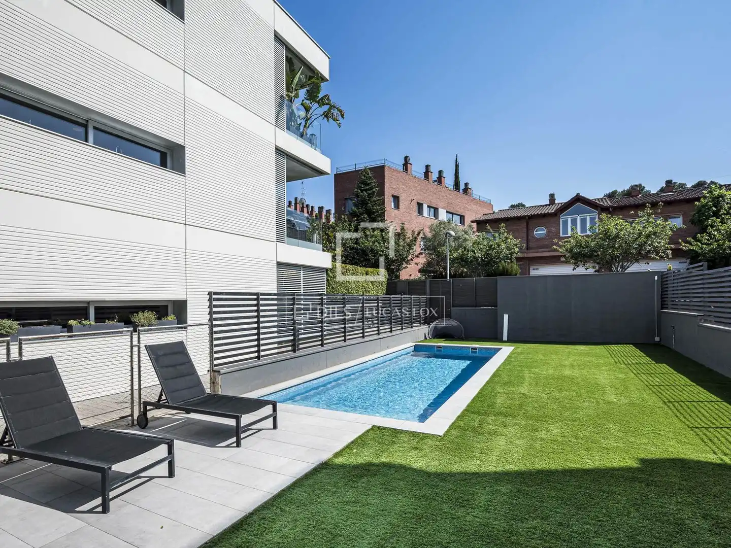 Piscina de Pis en venda en Sant Cugat del Vallès amb Aire condicionat, Calefacció i Terrassa
