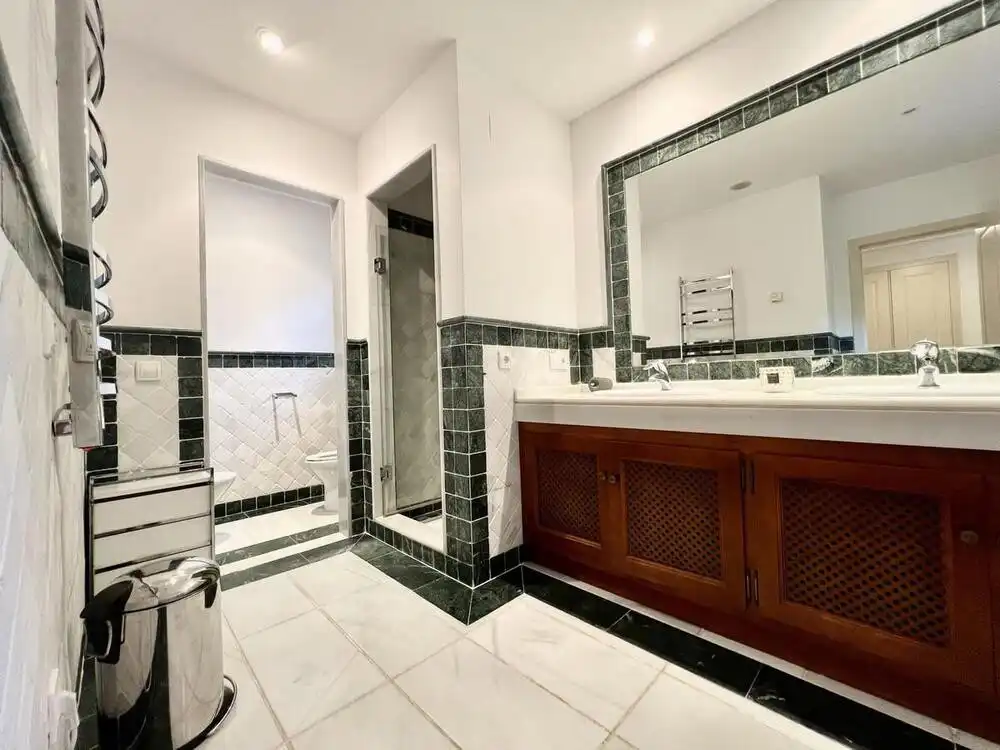 Bathroom of Ground floor for rent in Marbella  with Air Conditioner, Private garden and Terrace