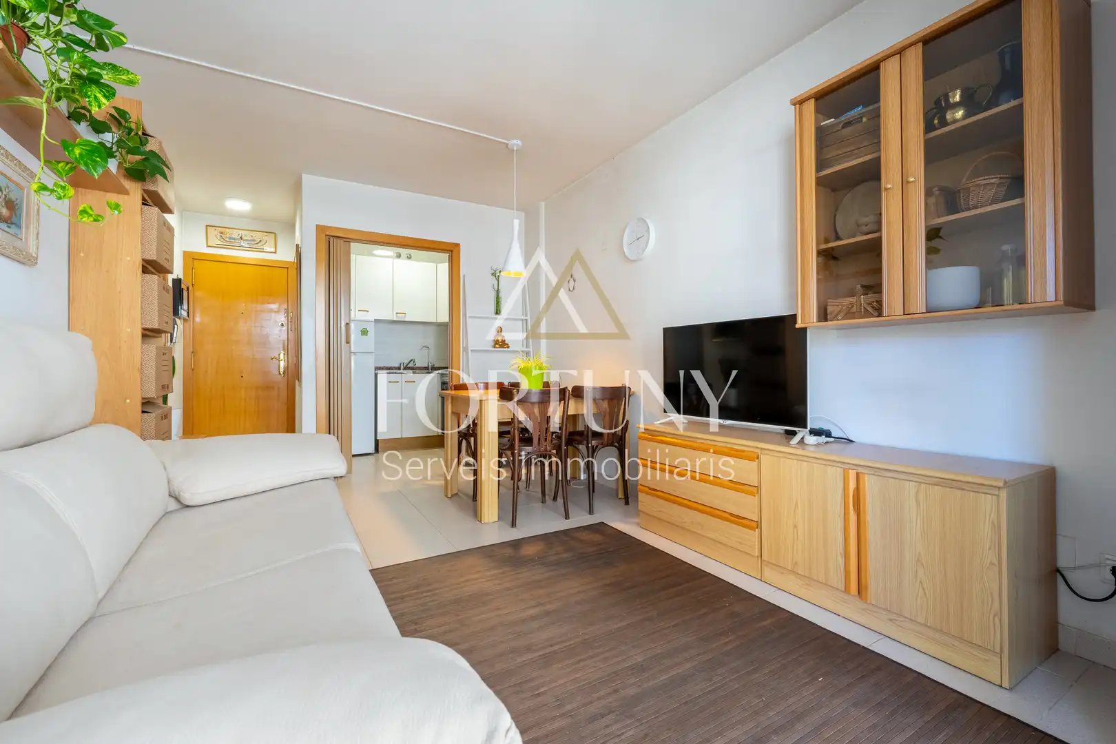 Exterior view of Flat for sale in Vinyols i els Arcs  with Air Conditioner, Swimming Pool and Balcony