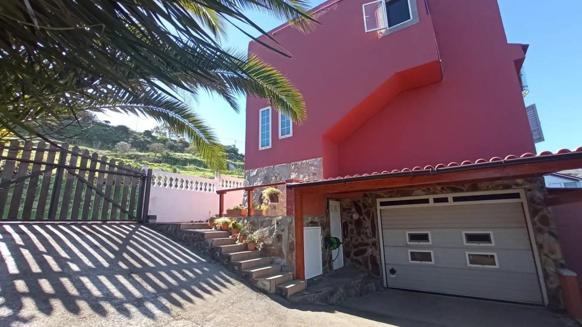 Exterior view of Houses for sale in Santa Brígida  with Private garden, Terrace and Storage room