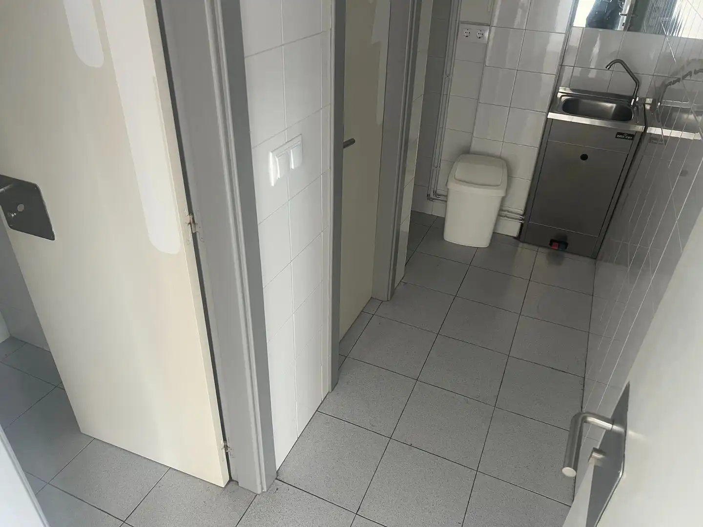Bany de Oficina de lloguer en A Coruña Capital  amb Aire condicionat i Internet
