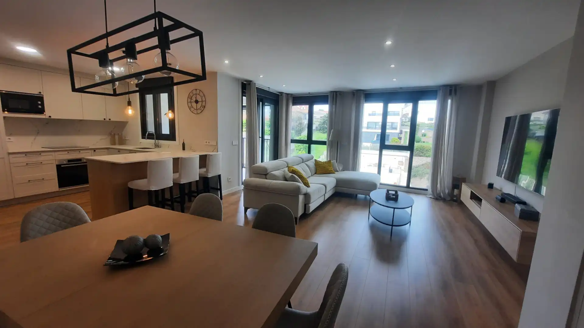 Sala de estar de Dúplex en venta en Vigo  con Aire acondicionado, Calefacción y Jardín privado