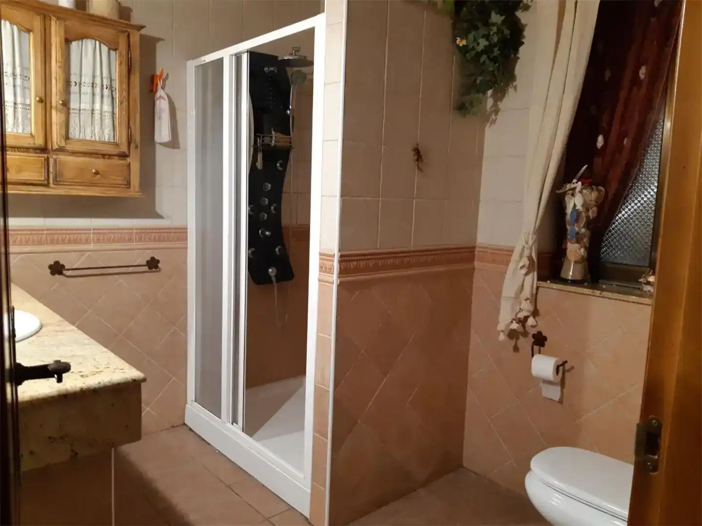 Baño de Casa adosada en venta en Carrocera con Trastero, Amueblado y Horno