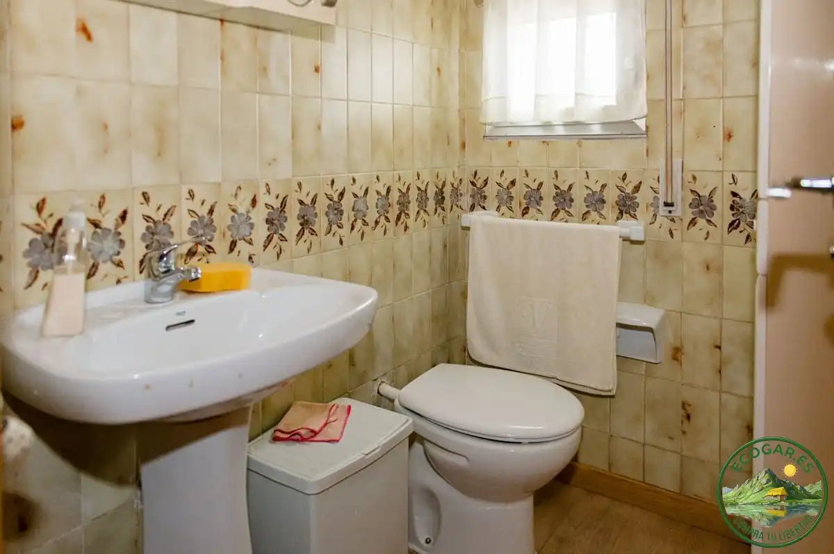 Bathroom of Flat for rent in Toreno  with Heating, Parquet flooring and Terrace