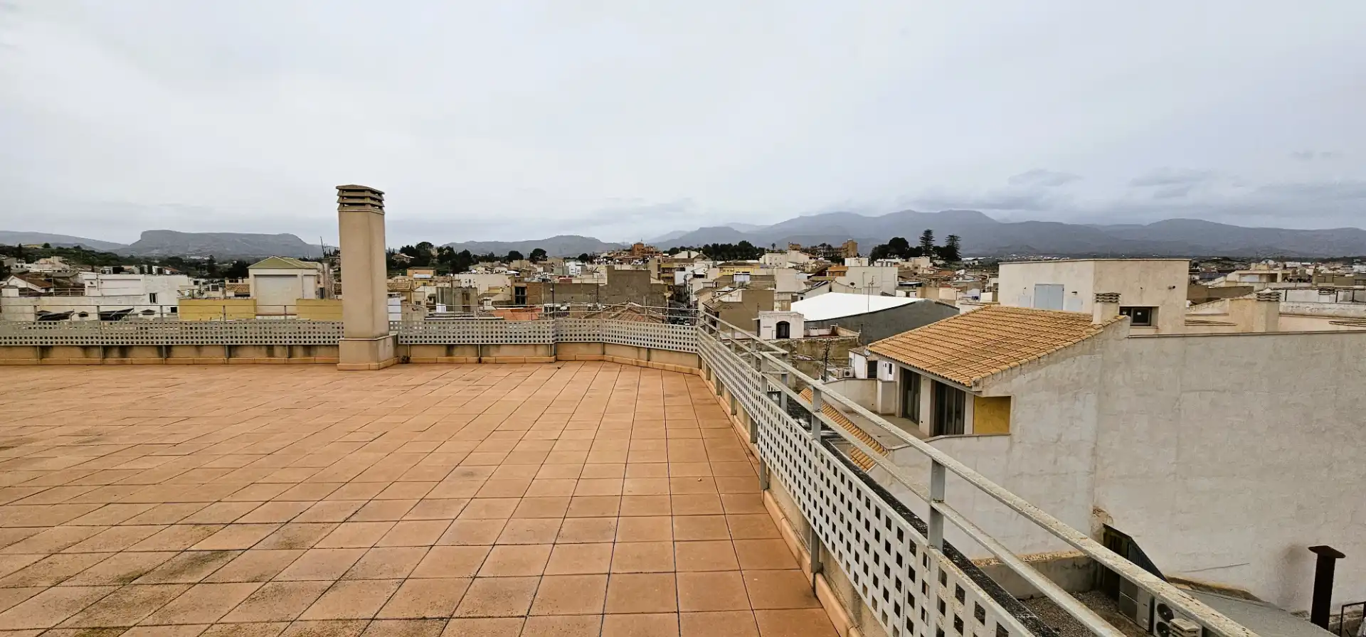 Inmuebles singulares con ascensor en venta en Avenida Santa Eulalia 64, imagen 54