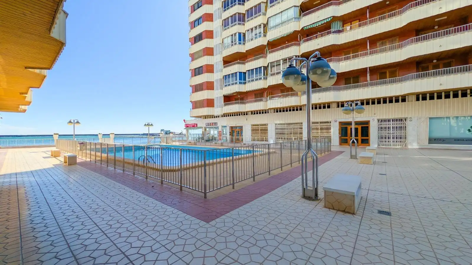 Piscina de Àtic de lloguer amb opció a compra en Torrevieja amb Aire condicionat, Calefacció i Terrassa