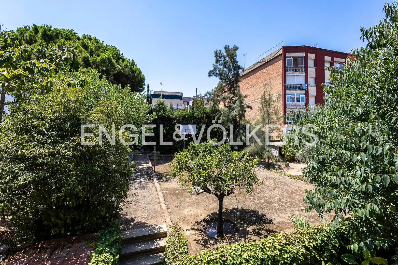 Terraza de Casa o chalet en venta en Sant Boi de Llobregat con Aire acondicionado, Calefacción y Jardín privado
