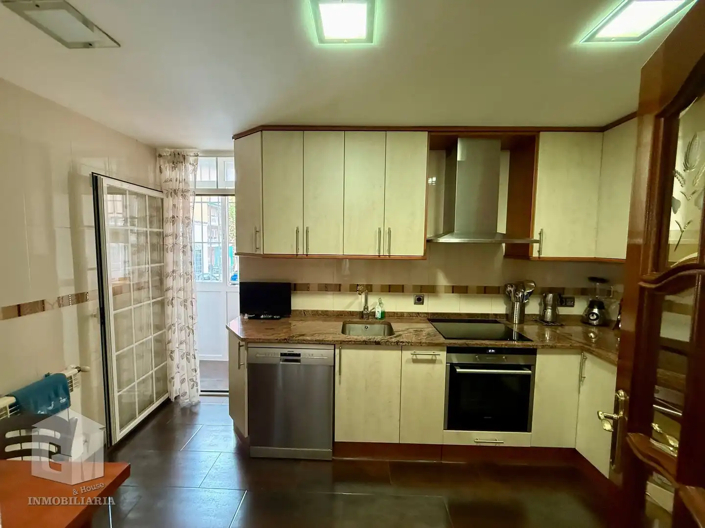 Kitchen of Flat for sale in Ensanche
