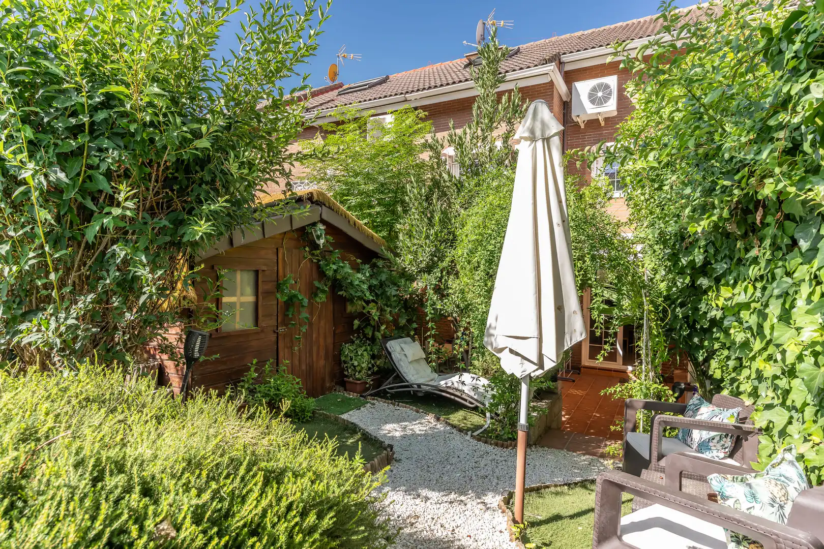 Jardí de Casa o xalet en venda en Rivas-Vaciamadrid amb Aire condicionat, Calefacció i Terrassa
