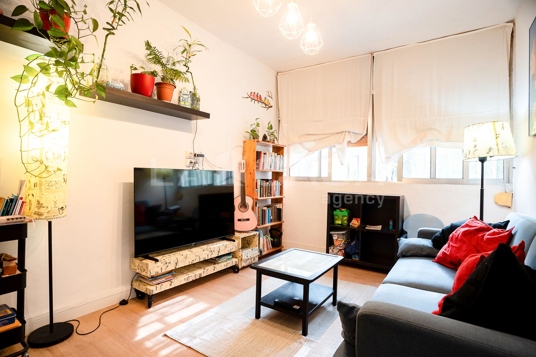 Living room of Flat for sale in  Barcelona Capital