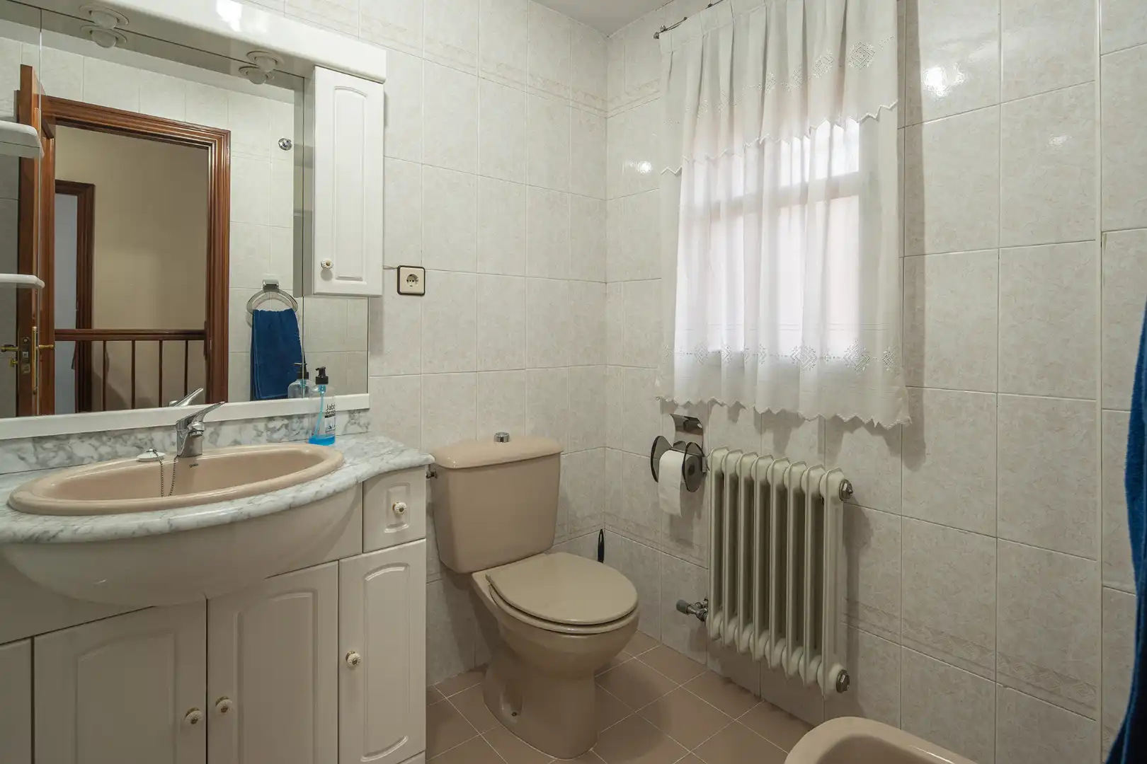 Casa adosada en venta en Angustias - Chana - Encina