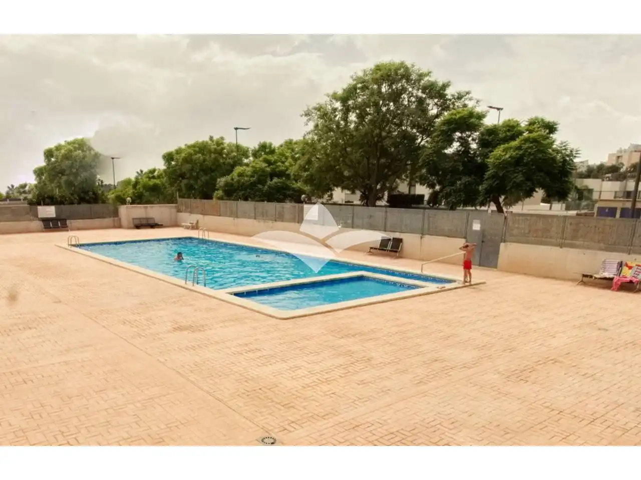 Piscina de Piso en venta en Paterna con Aire acondicionado, Terraza y Trastero