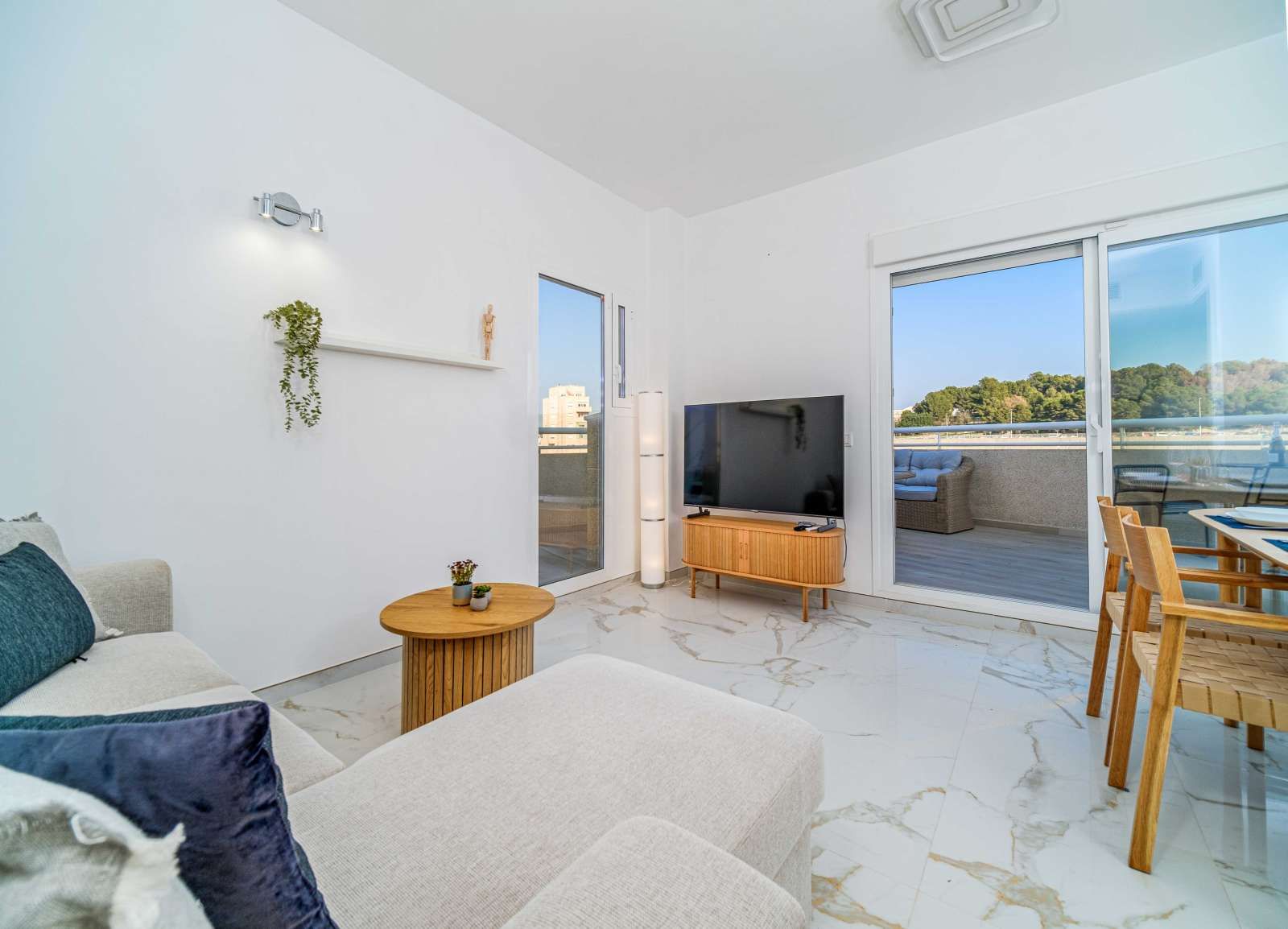 Sala de estar de Apartamento para compartir en Calpe / Calp con Aire acondicionado, Terraza y Amueblado